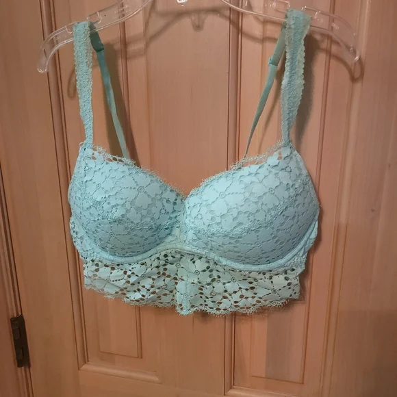 Victoria's Secret Pink Gorgeous Lace Padded Bra sz M Sea Foam Green. - Picture 1 of 6